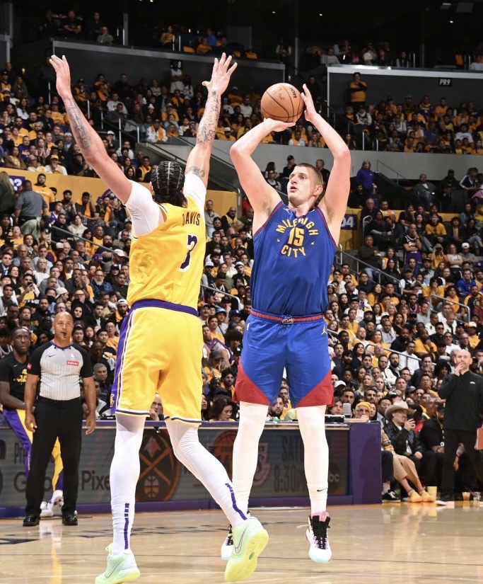 穆雷连续三场比赛得分超过大胜，DWG挑战极限！的简单介绍