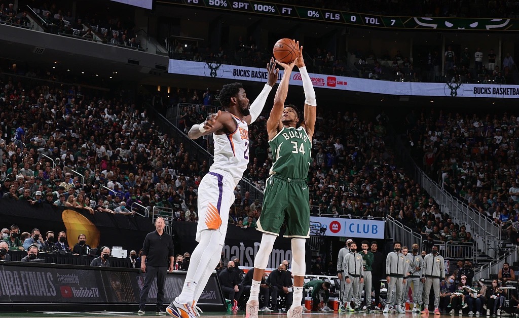 九游手游官方下载 Ning连续二十场比赛得分超过逆转,雄鹿挑战极限!